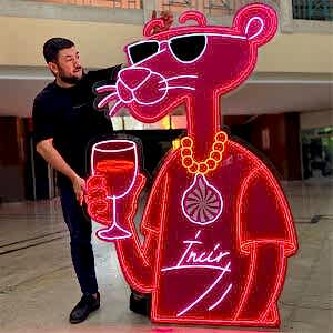Pembe Panter Neon Led Tabela
